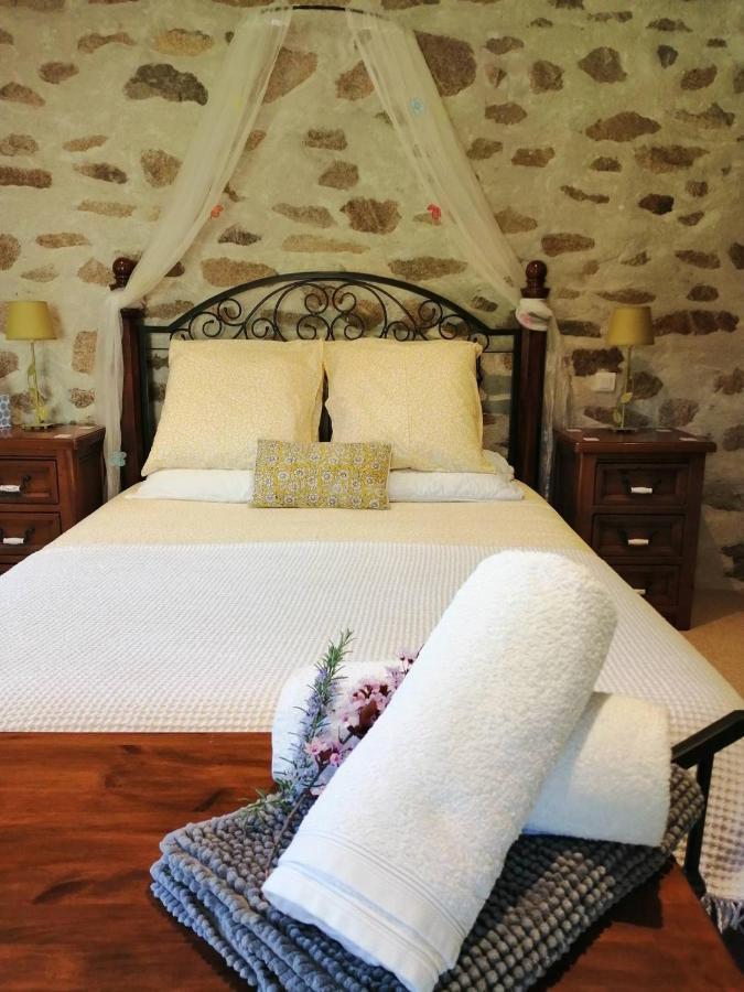 Bed and Breakfast La Grange Ancienne Montrollet Экстерьер фото