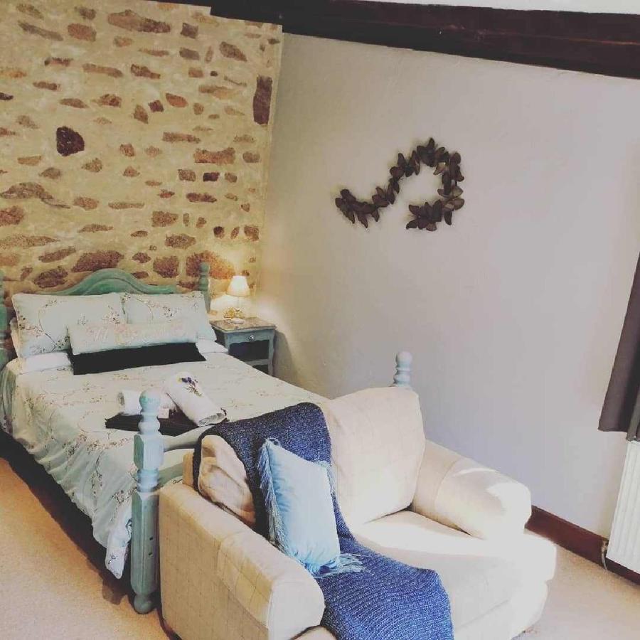 Bed and Breakfast La Grange Ancienne Montrollet Экстерьер фото