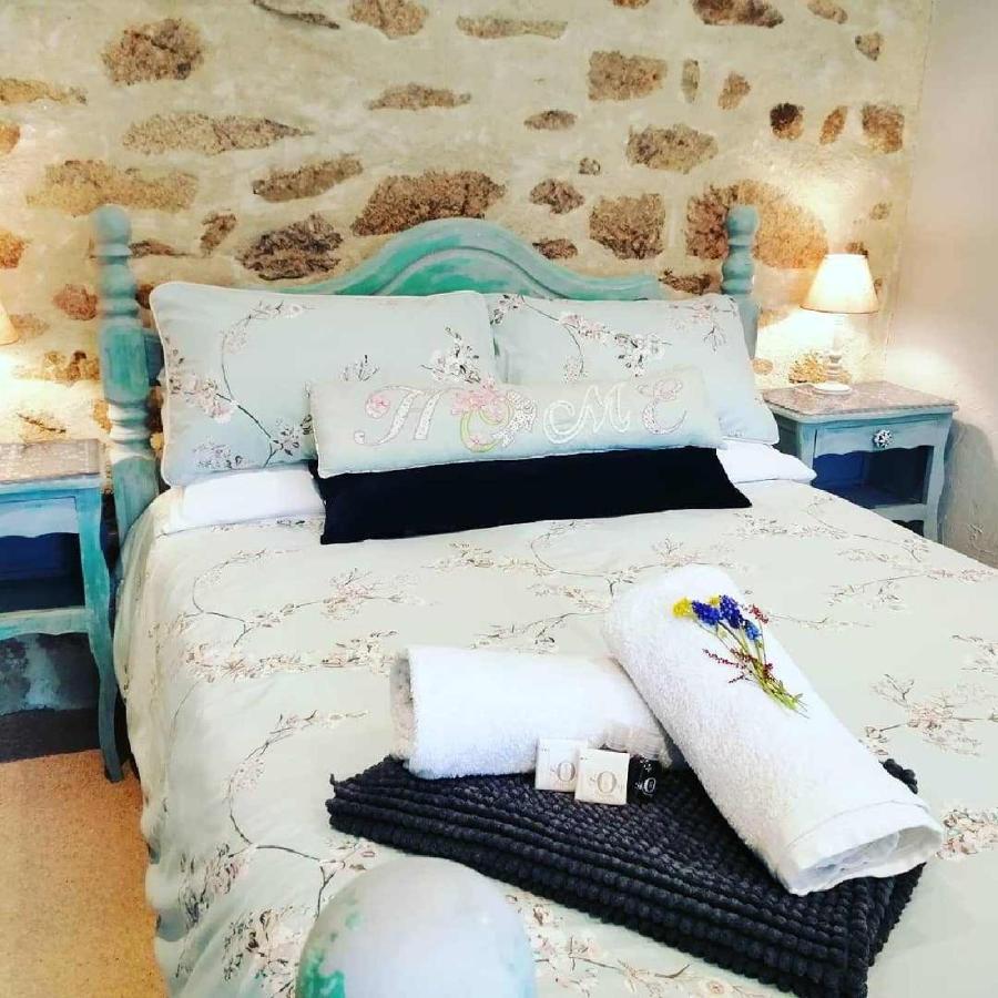 Bed and Breakfast La Grange Ancienne Montrollet Экстерьер фото